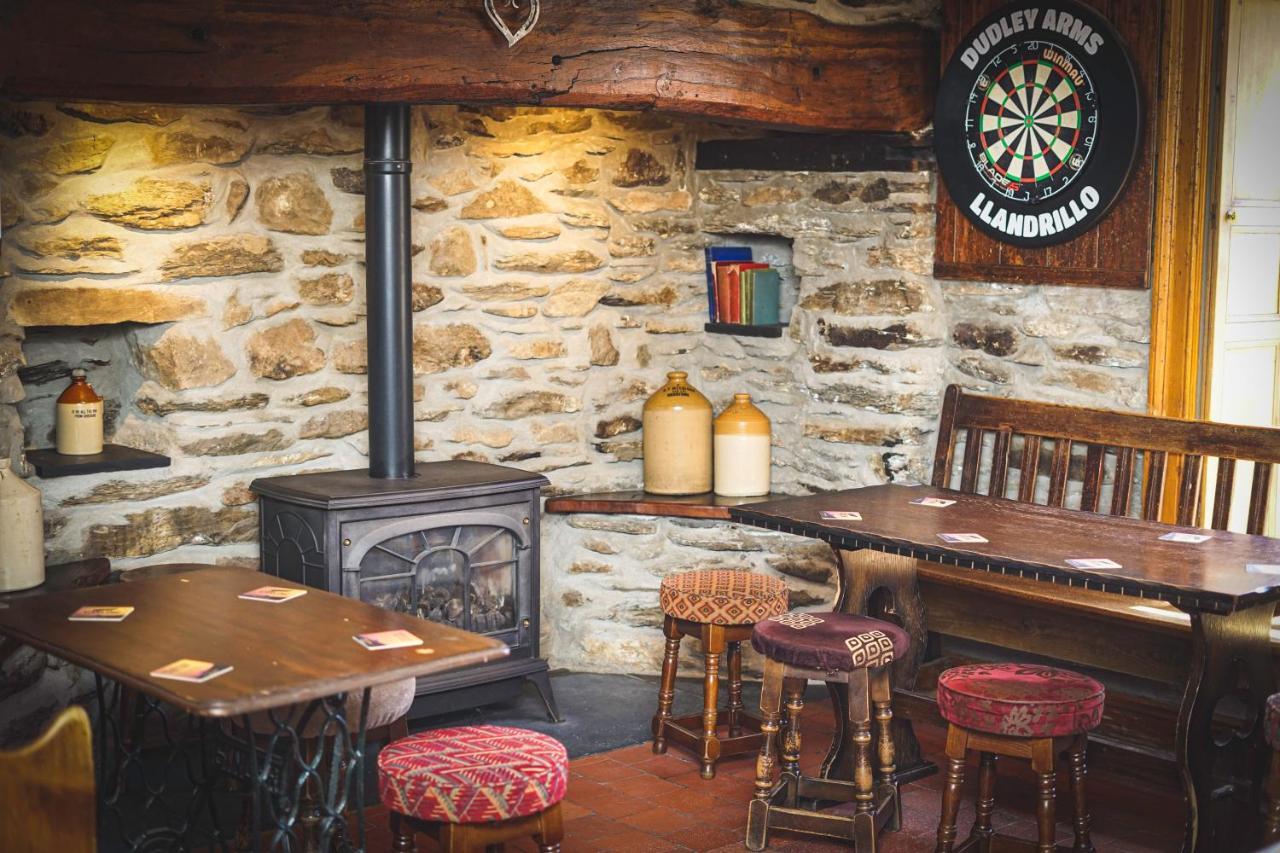 The Dudley Arms 호텔 Llandrillo 외부 사진
