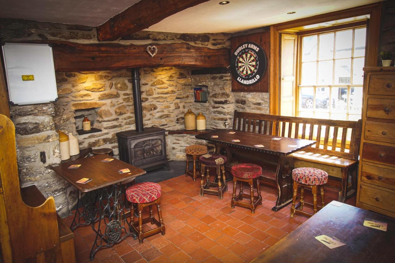 The Dudley Arms 호텔 Llandrillo 외부 사진